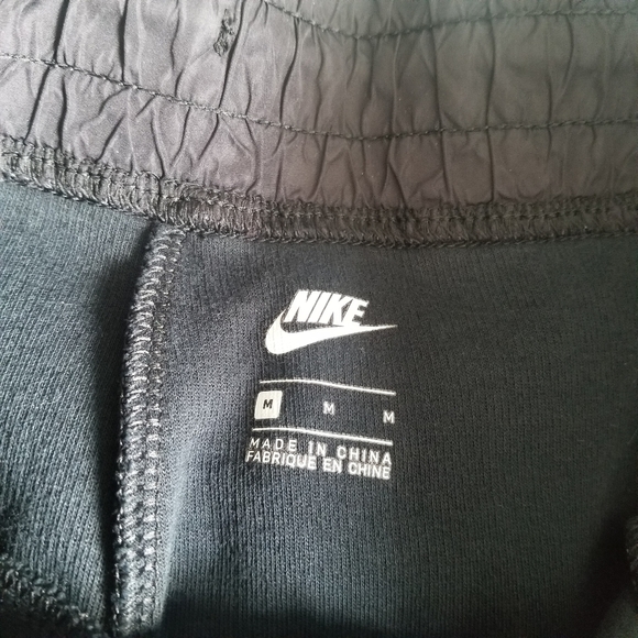 Nike Black Tech Fleece Cropped Sneaker Pants Medium - Picture 8 of 9